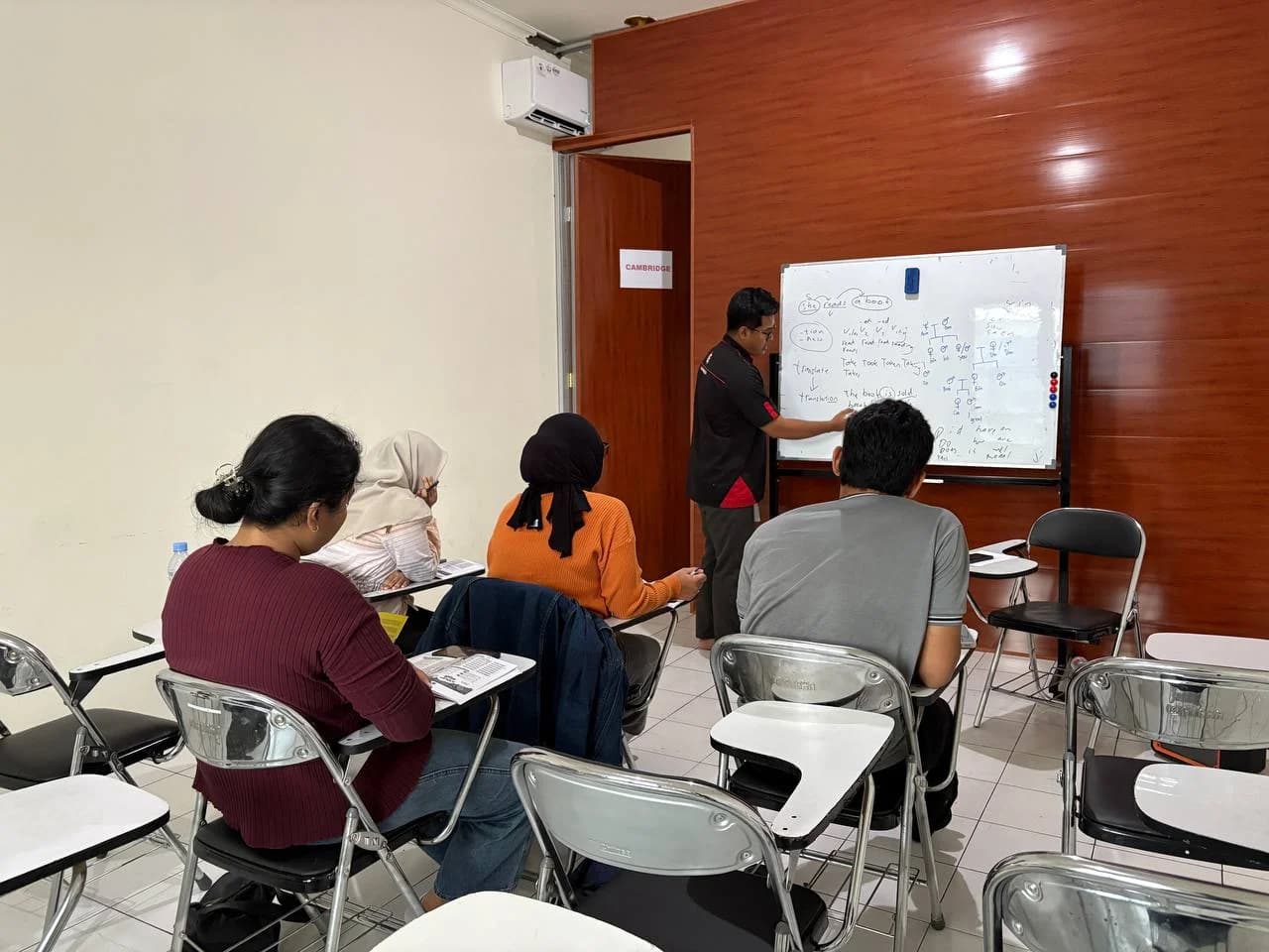 Ruang Kelas Ber-AC Kampung Inggris LC Solo